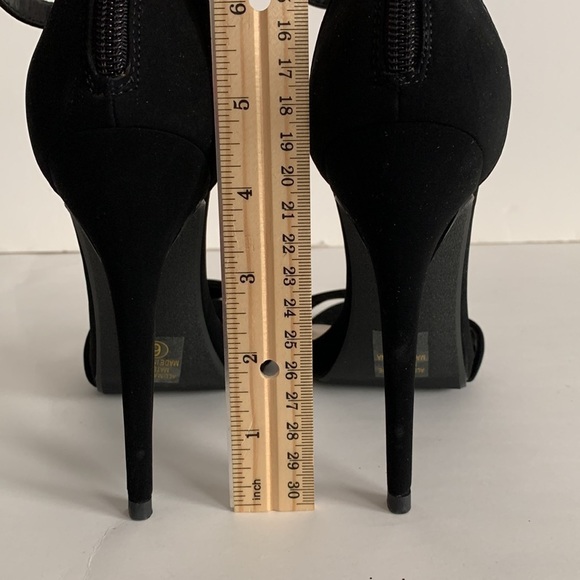 Heart in D Ankle Strap Sandals - Picture 13 of 13